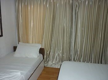 Batuta Maldives Surf View Hotel Thulusdhoo Kültér fotó